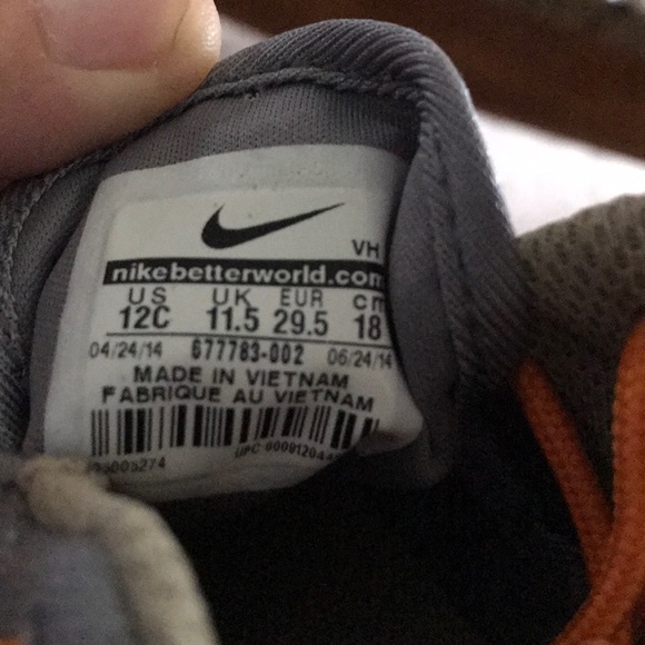 Kids Nike shoes - Picture 6 of 7